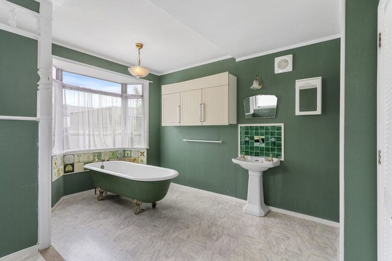 Photo of property in 219 The Square, Whangamata, 3620