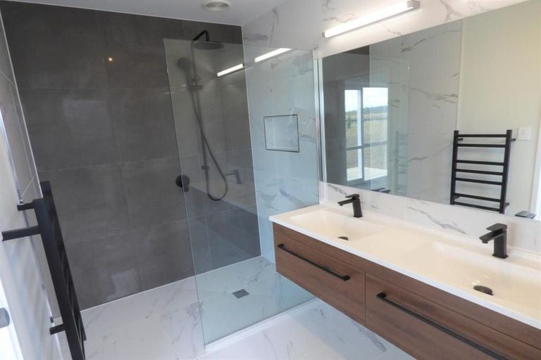 Photo of property in 38 Walter Lawry Road, Paerata, Pukekohe, 2124