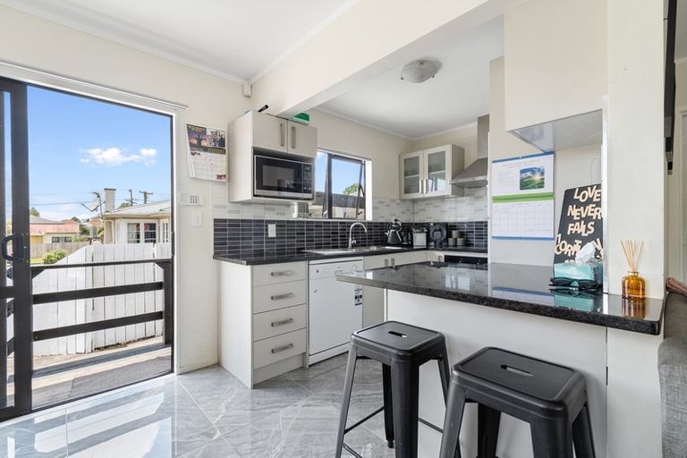 Photo of property in 2/73 Hillside Road, Papatoetoe, Auckland, 2025