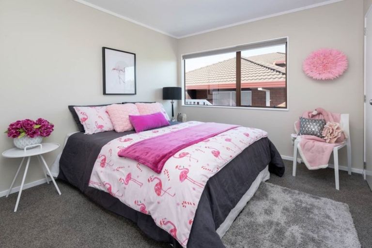 Photo of property in 2/26 Simmental Crescent, Somerville, Auckland, 2014
