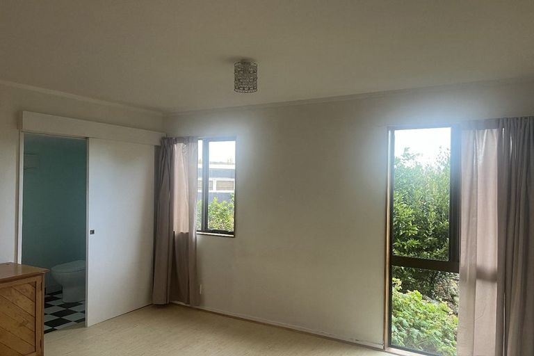 Photo of property in 103 Waikawa Beach Road, Manakau, Levin, 5573