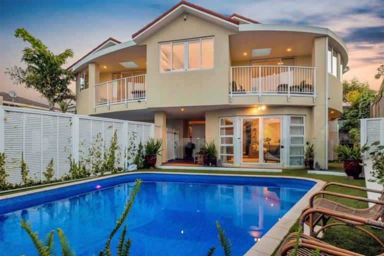 Photo of property in 10 Orkney Road, Mount Maunganui, 3116