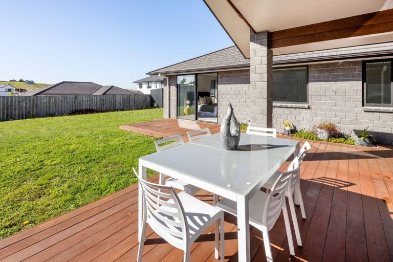 Photo of property in 4 Paiaka Place, Rototuna North, Hamilton, 3210