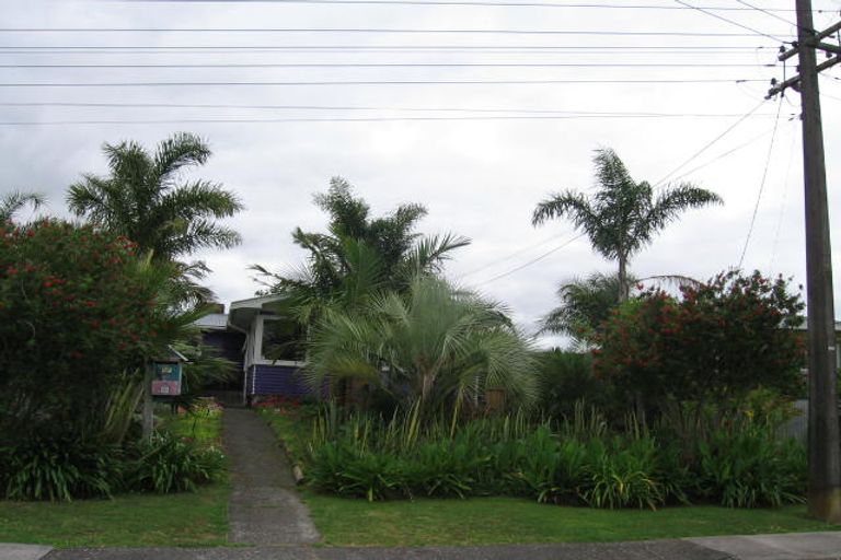 Photo of property in 5 Saffron Street, Birkdale, Auckland, 0626