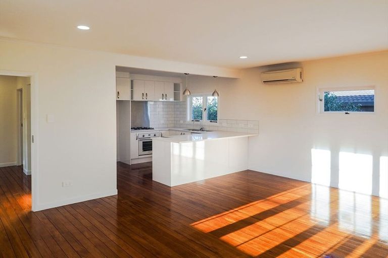 Photo of property in 56 Nile Road, Milford, Auckland, 0620