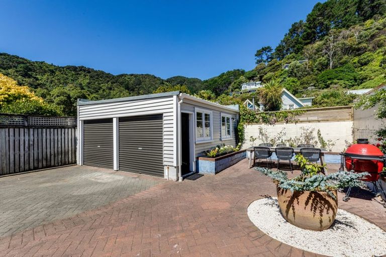 Photo of property in 103 Muritai Road, Eastbourne, Lower Hutt, 5013