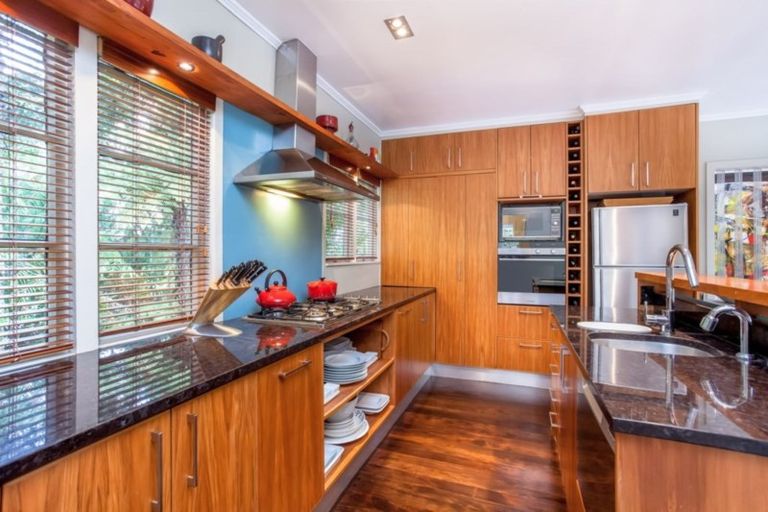 Photo of property in 567 South Titirangi Road, Titirangi, Auckland, 0604