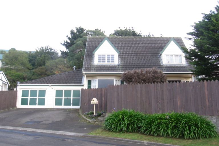 Photo of property in 6 Jasons Place, Churton Park, Wellington, 6037