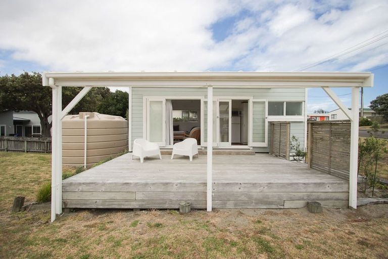 Photo of property in 82 Kahukura Avenue, Waitarere Beach, Levin, 5510