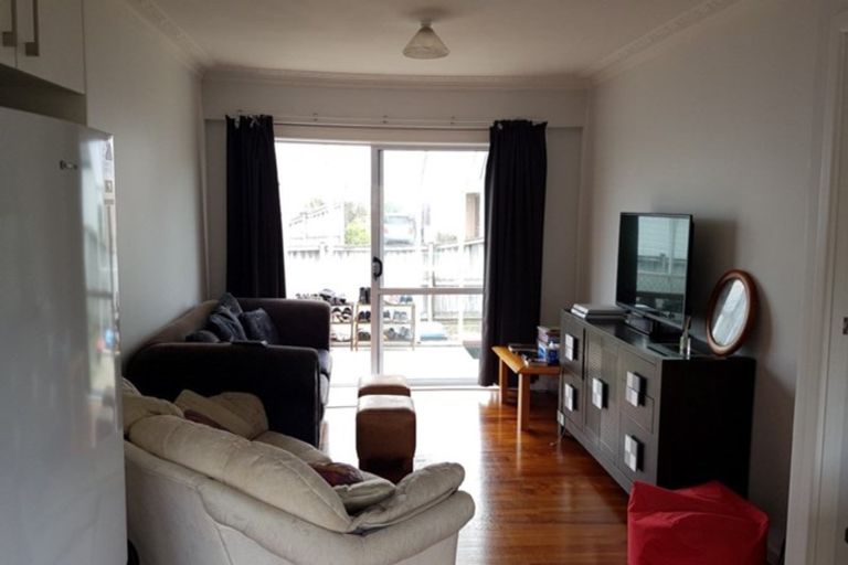 Photo of property in 1/10 Harding Avenue, Mount Wellington, Auckland, 1072