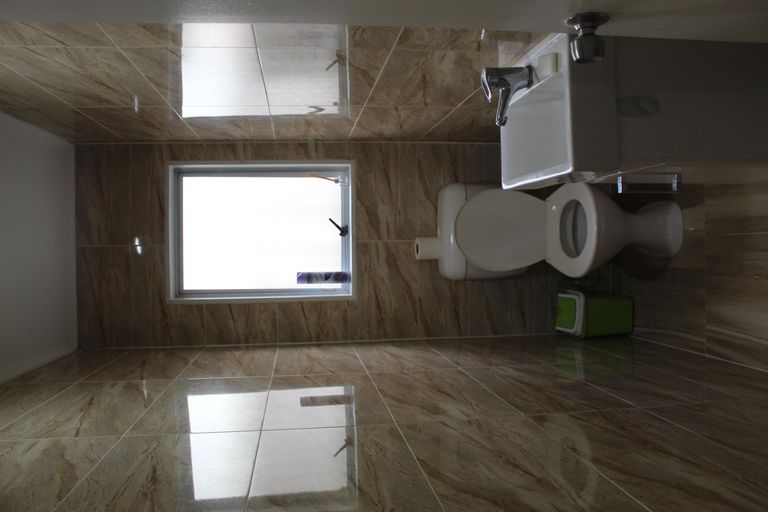 Photo of property in 2 Bill Phillip Place, Clendon Park, Auckland, 2103