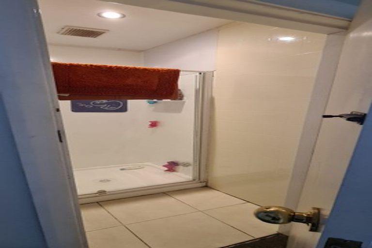 Photo of property in 28 Gibbons Street, Upper Hutt Central, Upper Hutt, 5018