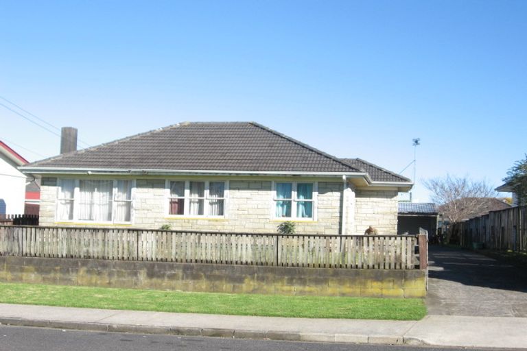 Photo of property in 6 White Road, Manurewa, Auckland, 2102