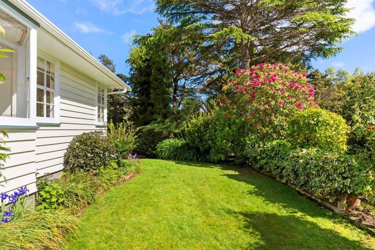 Photo of property in 4 Freemans Way, Pinehaven, Upper Hutt, 5019