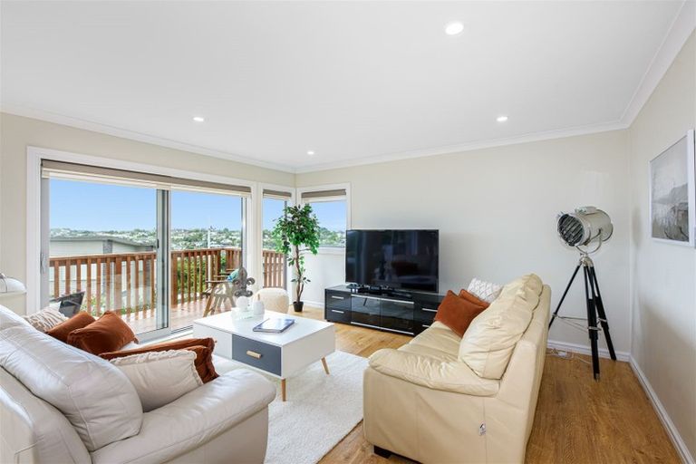 Photo of property in 44 Coventry Way, Long Bay, Auckland, 0630