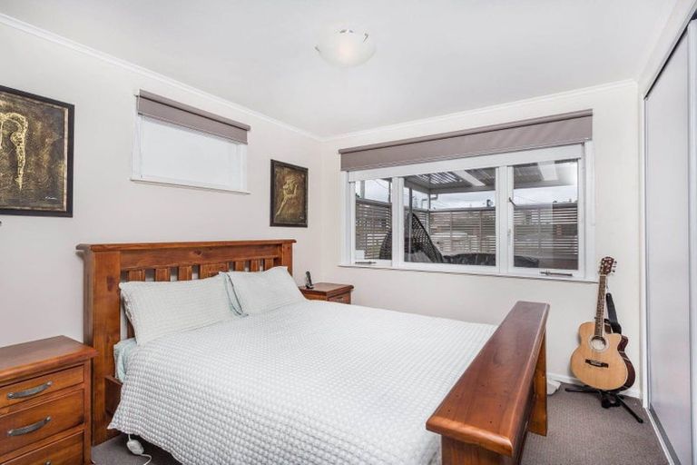 Photo of property in 21 Ribblesdale Road, Henderson, Auckland, 0612