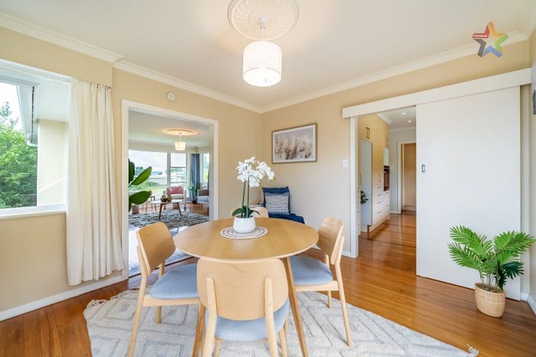 Photo of property in 27 Magnolia Grove, Maungaraki, Lower Hutt, 5010