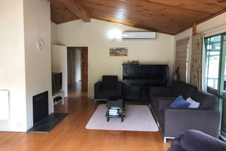 Photo of property in 2/23 Bevyn Street, Castor Bay, Auckland, 0620