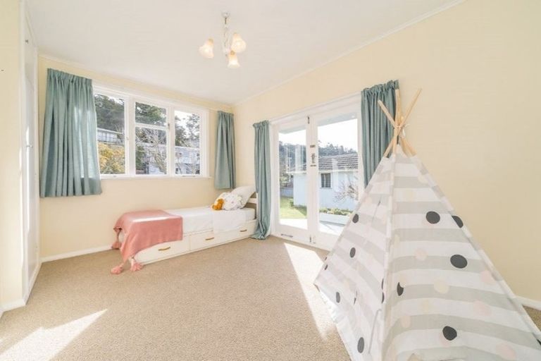 Photo of property in 21 Rawhiti Street, Stokes Valley, Lower Hutt, 5019