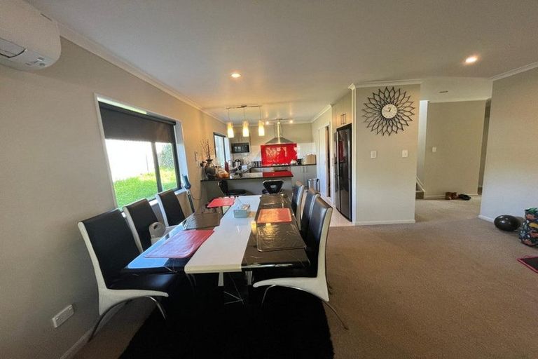 Photo of property in 19a Kelwyn Road, Kelston, Auckland, 0602