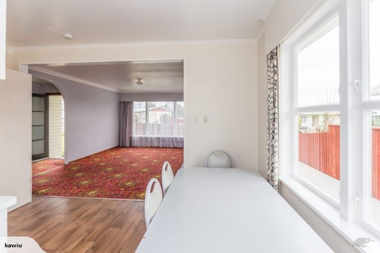 Photo of property in 9 Ross Street, Levin, 5510