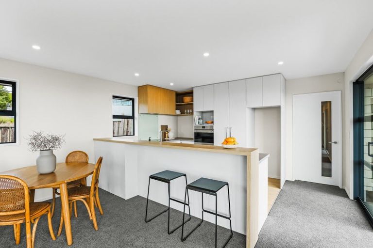 Photo of property in 223b Mount Pleasant Road, Mount Pleasant, Christchurch, 8081