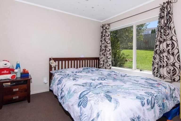 Photo of property in 49 Patts Avenue, Glendene, Auckland, 0602