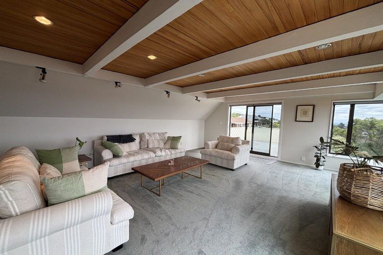 Photo of property in 5 Drayton Drive, Mount Pleasant, Christchurch, 8081