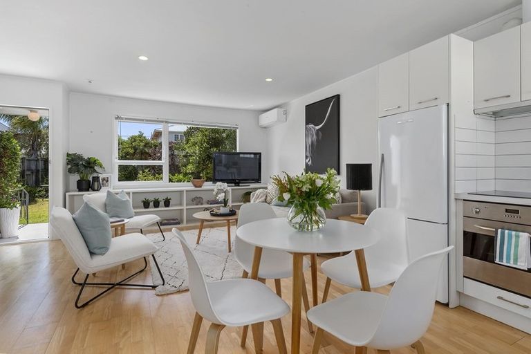 Photo of property in 3/179 Victoria Road, Devonport, Auckland, 0624