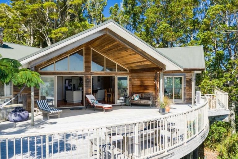 Photo of property in 467 Heatley Road, Whakapirau, Maungaturoto, 0583