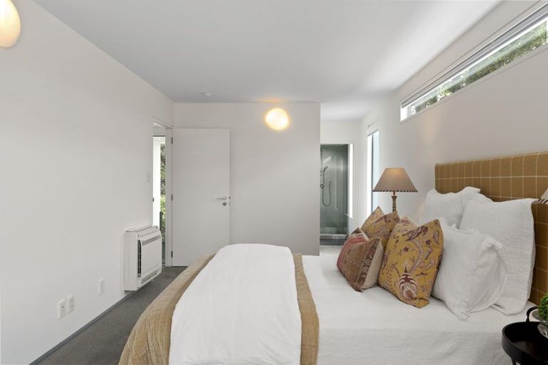 Photo of property in 60 Aikmans Road, Merivale, Christchurch, 8014