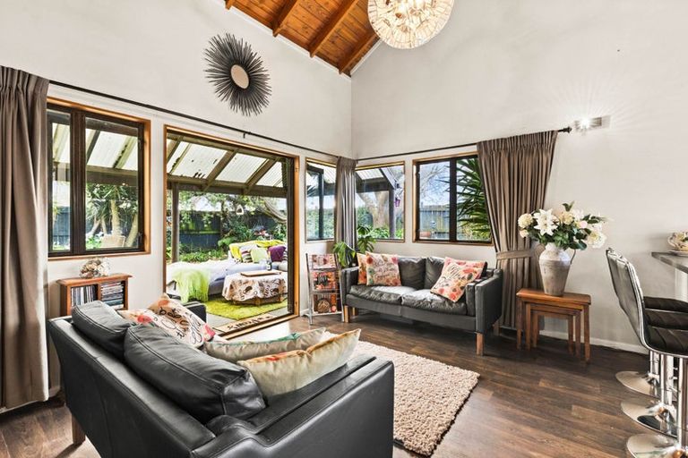 Photo of property in 16 Cormack Place, Greenmeadows, Napier, 4112