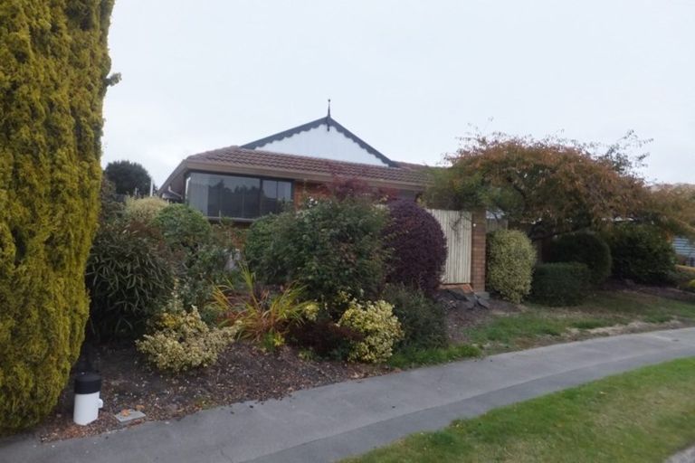 Photo of property in 6 Sunbeam Place, Halswell, Christchurch, 8025