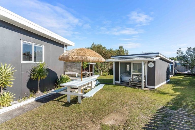 Photo of property in 132 Achilles Avenue, Whangamata, 3620