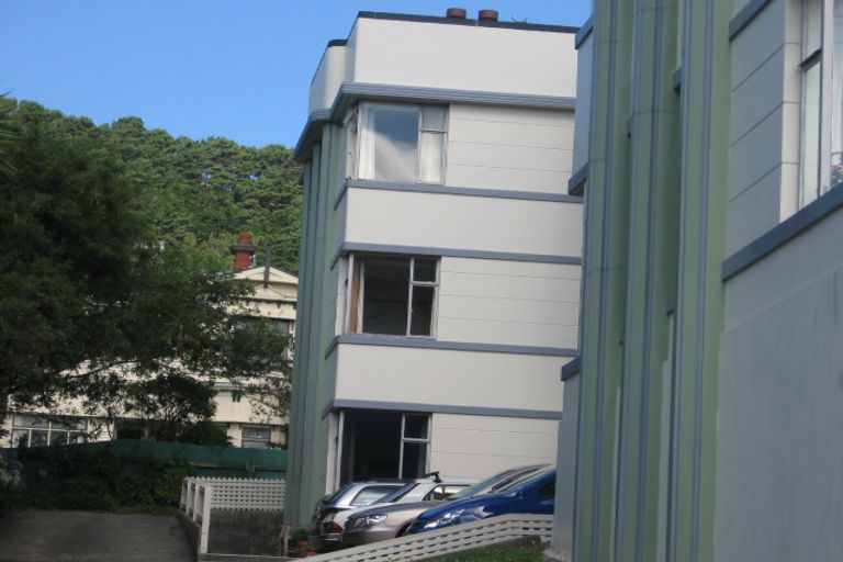 Photo of property in 5/15 Brougham Street, Mount Victoria, Wellington, 6011