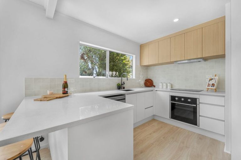 Photo of property in 28 Annison Avenue, Glen Eden, Auckland, 0602