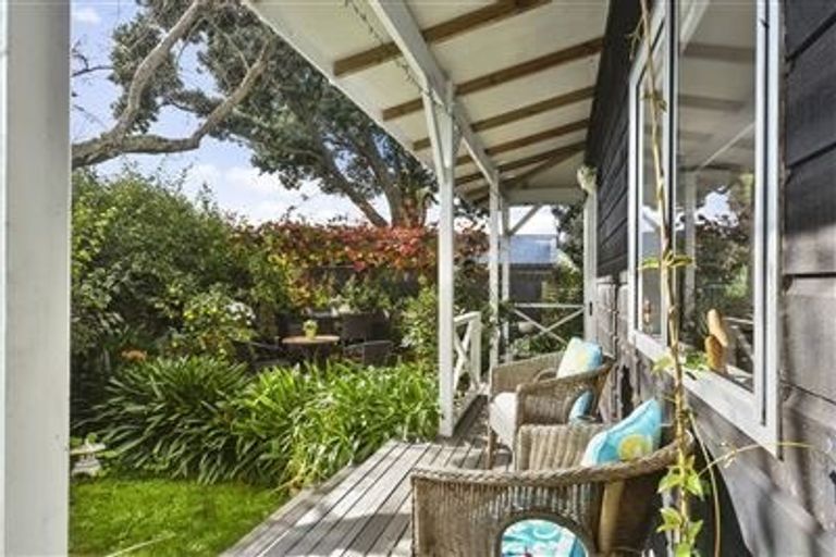 Photo of property in 1/1 Owens Road, Devonport, Auckland, 0624