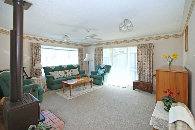Photo of property in 6 Guernsey Place, Grandview Heights, Hamilton, 3200