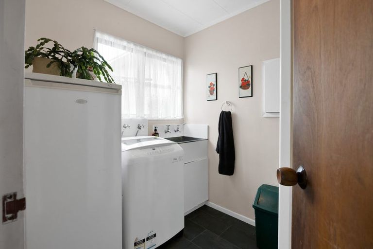 Photo of property in 8 Kowhai Street, Strandon, New Plymouth, 4312