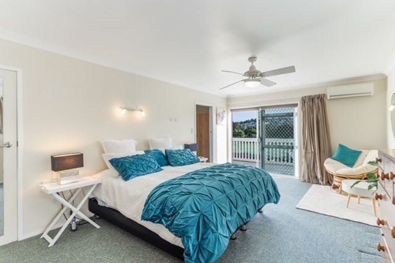 Photo of property in 220 Centreway Road, Orewa, 0931