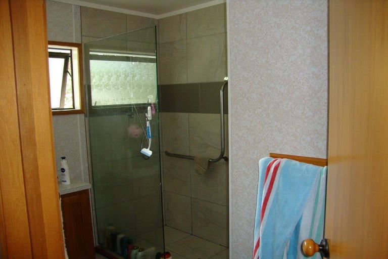 Photo of property in 11 Yorke Road, Haruru, 0204