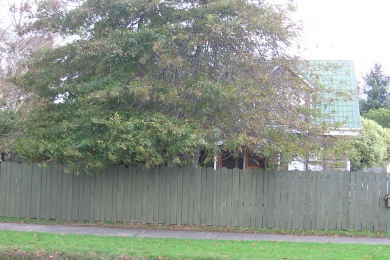 Photo of property in 178 Henderson Valley Road, Henderson, Auckland, 0612