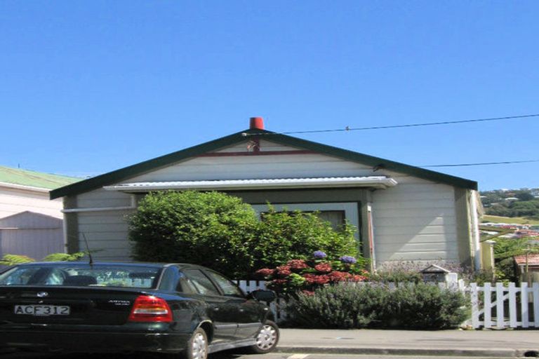 Photo of property in 6 Hiropi Street, Newtown, Wellington, 6021