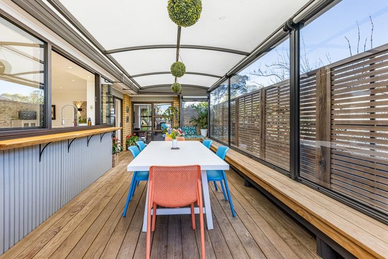 Photo of property in 9 Westpark Drive, West Harbour, Auckland, 0618