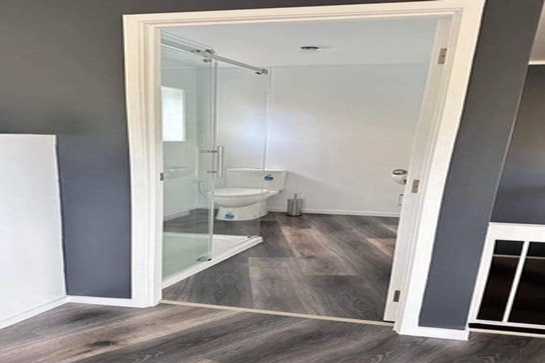 Photo of property in 1/19 Cresta Avenue, Beach Haven, Auckland, 0626