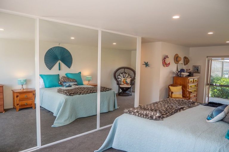 Photo of property in 16 Rangikapiti Road, Coopers Beach, 0420