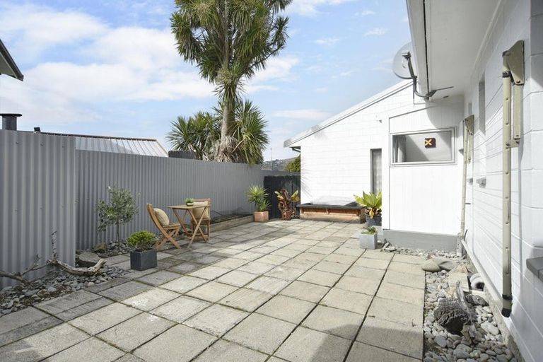 Photo of property in 2/10 Lane Street, Woolston, Christchurch, 8023