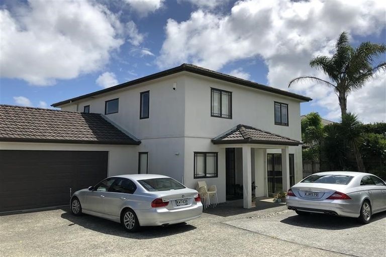 Photo of property in 11 Brittany Drive, Henderson, Auckland, 0612