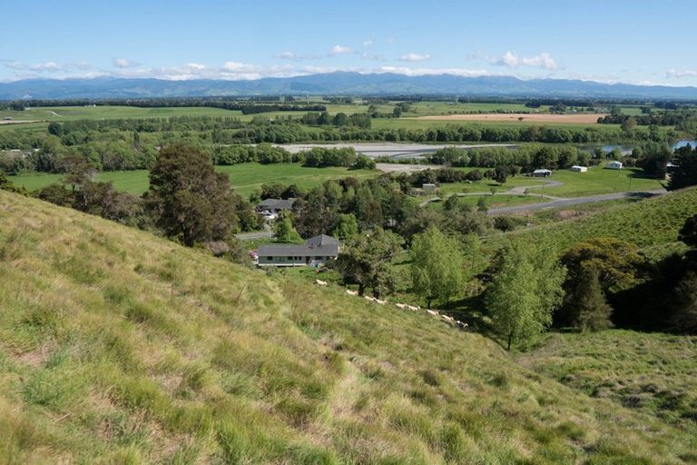 Photo of property in 811 Te Whiti Road, Te Whiti, Masterton, 5884