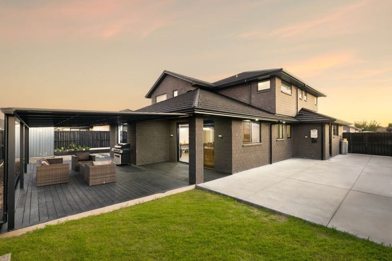 Photo of property in 27 Keerangi Place, Rototuna North, Hamilton, 3210